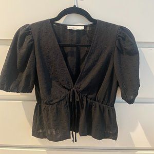 Oak & Fort Black Cropped Blouse (XS)